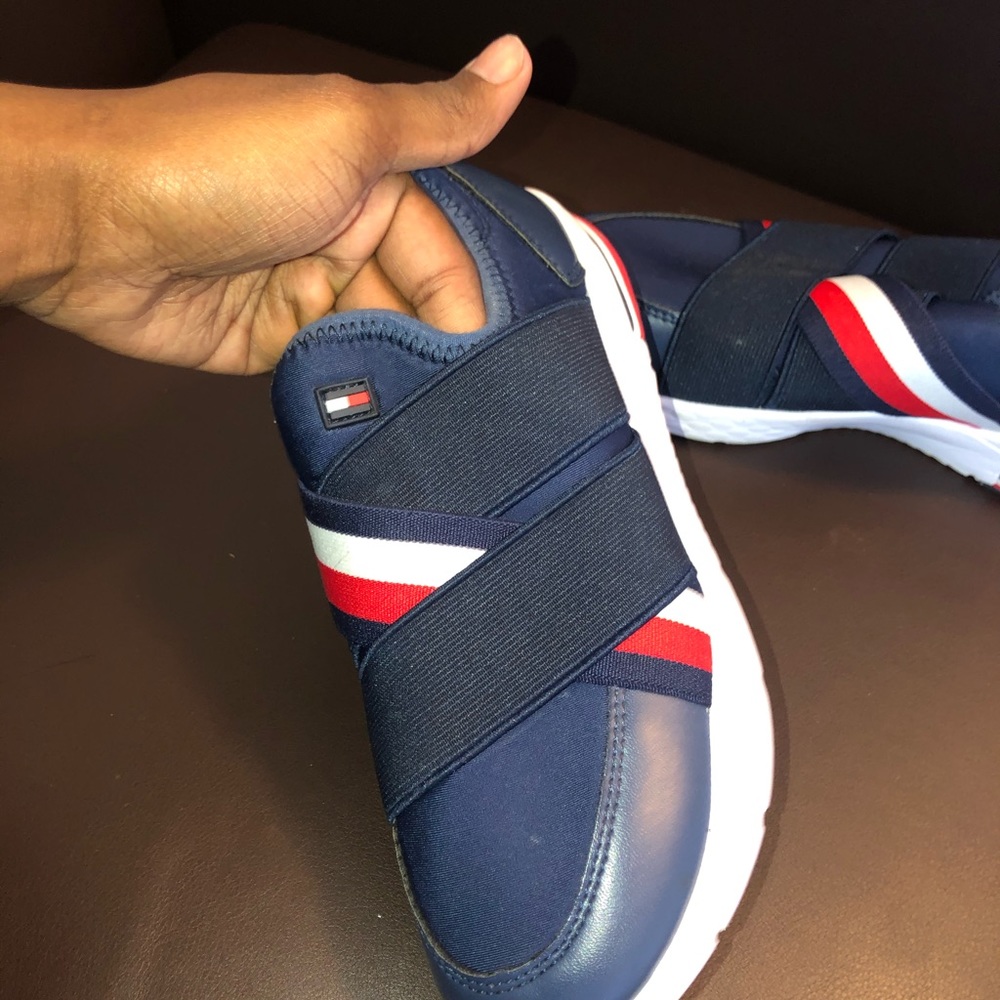 TOMMY HILFIGER shoes